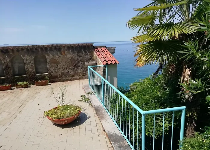 Locazione Turistica Sul Mare Strada Costiera 244, Trieste